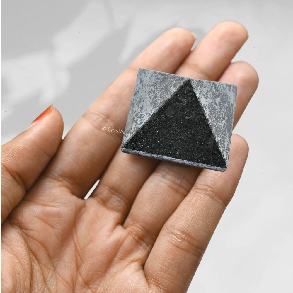 Hematite Pyramid (1 Inch)