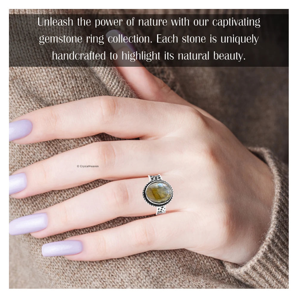 Labradorite Ring (Silver/Oval)