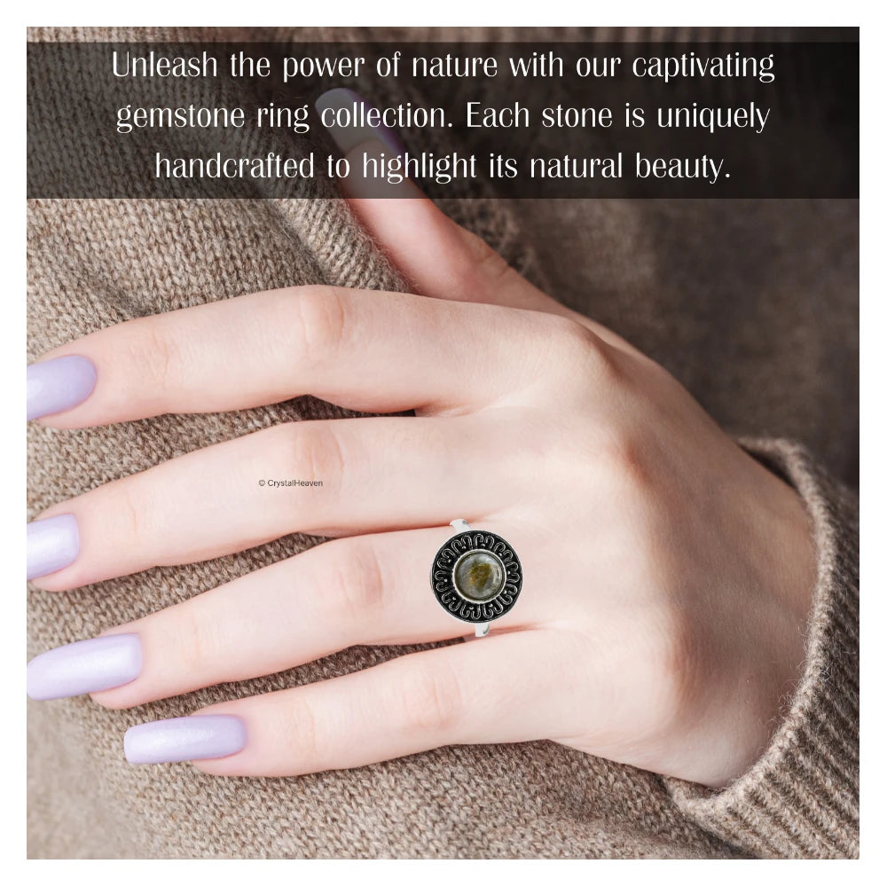 Labradorite Ring (Silver/Round)